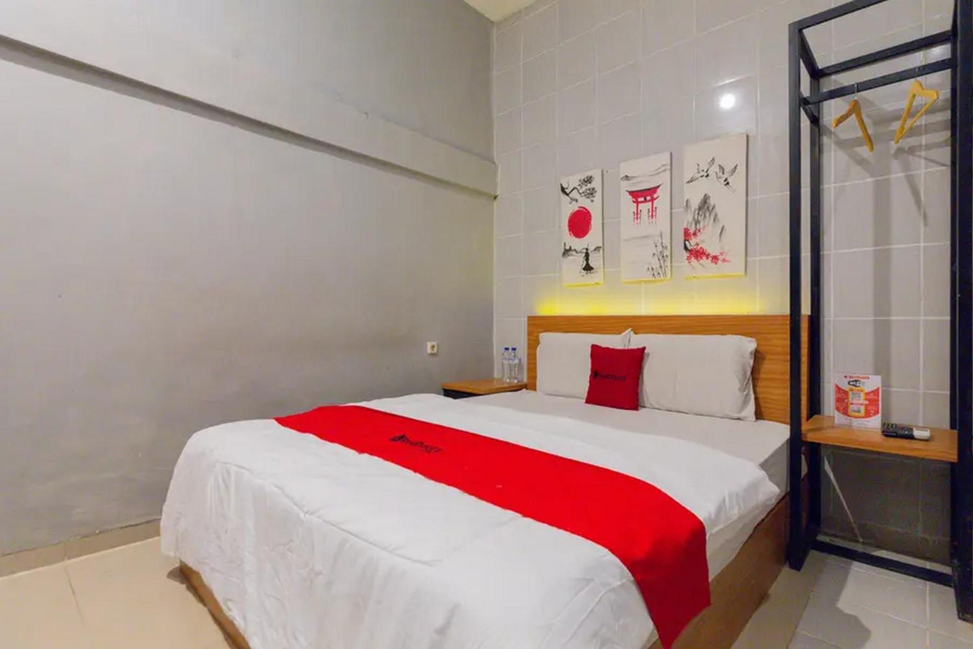 Reddoorz @ Manukan Surabaya Esterno foto