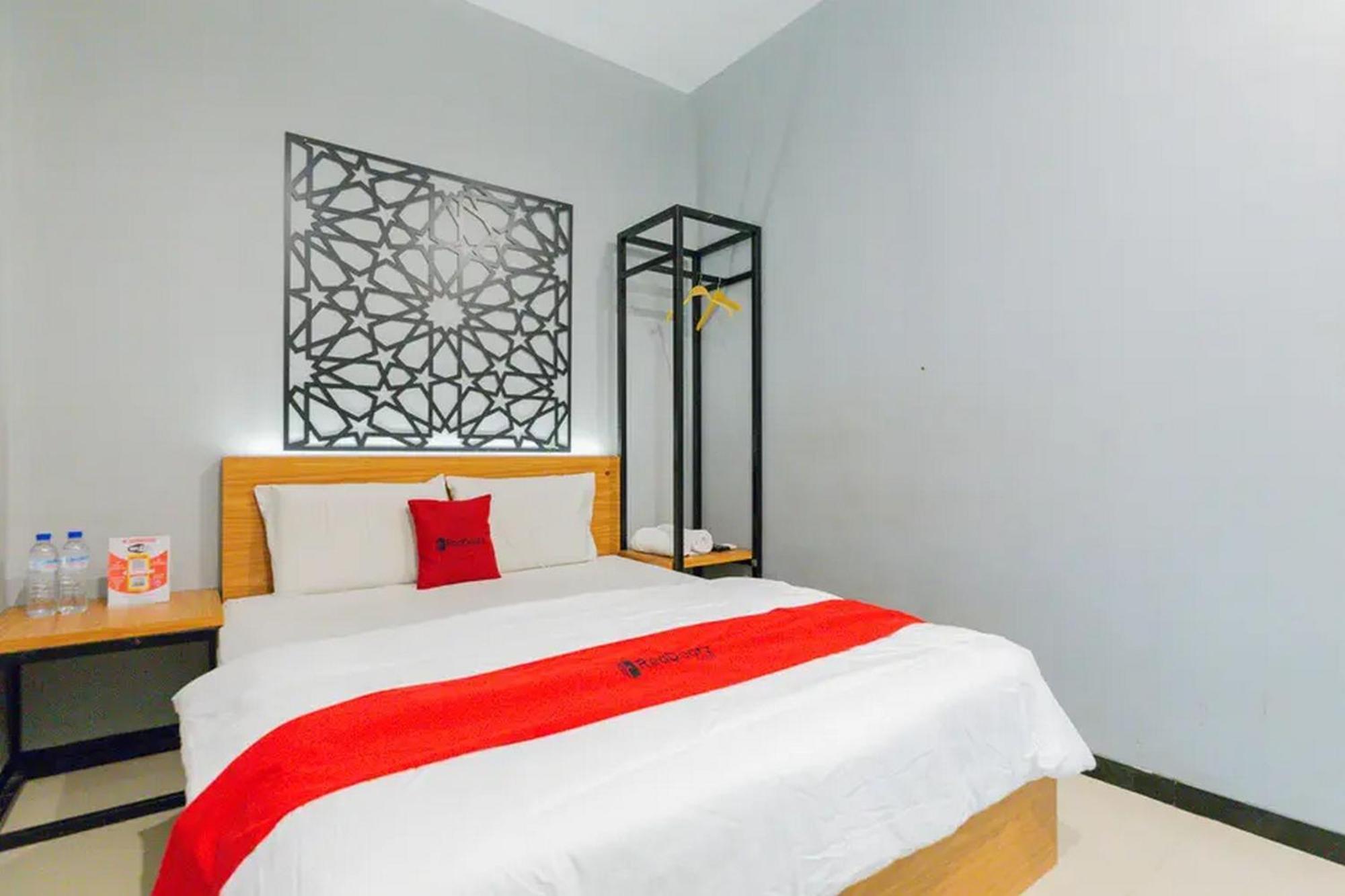 Reddoorz @ Manukan Surabaya Esterno foto