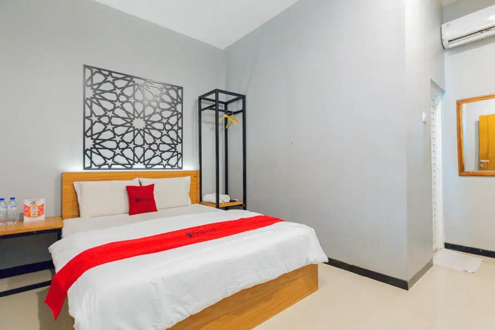 Reddoorz @ Manukan Surabaya Esterno foto
